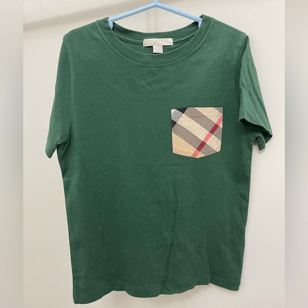 Burberry Green T Shirt with Plaid Patch Pocket (Unisex) Size 8Y